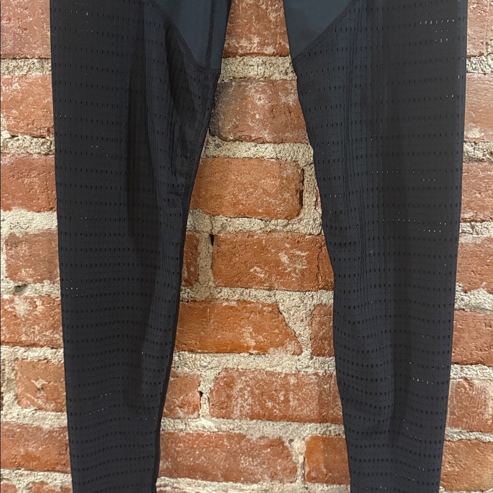 Oraki Mesh Black Leggings - Picture 3 of 5